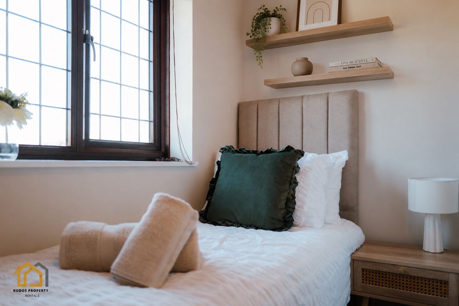 Gateway House, Dartford — bedroom