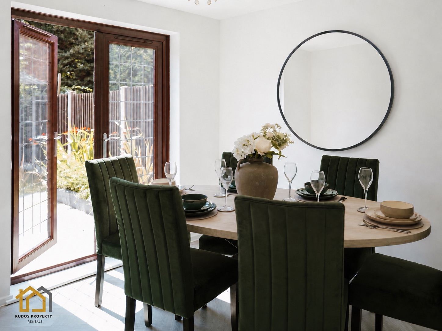 Gateway House, Dartford — dining room